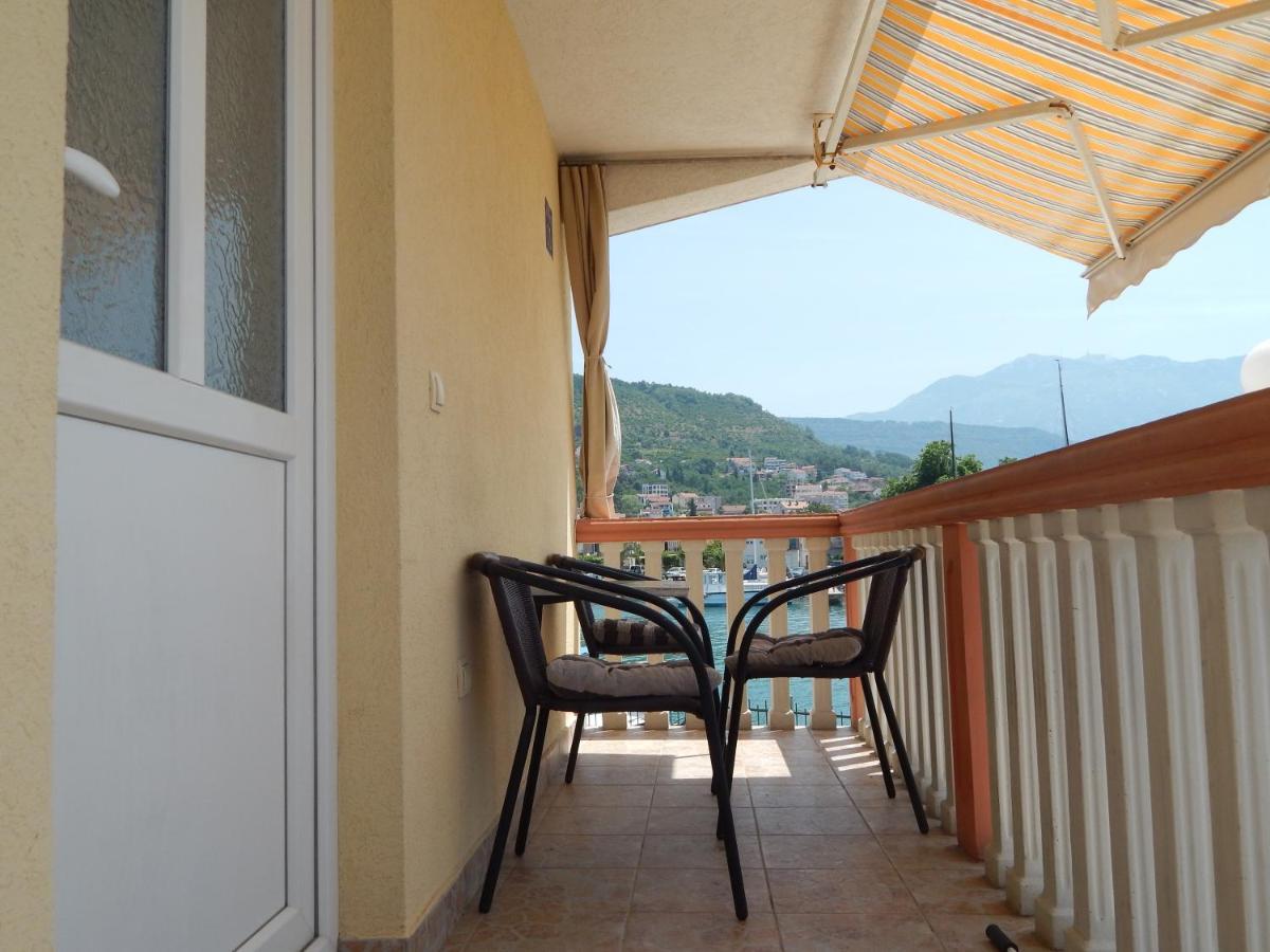 Apartmani Sindik Τίβατ Εξωτερικό φωτογραφία