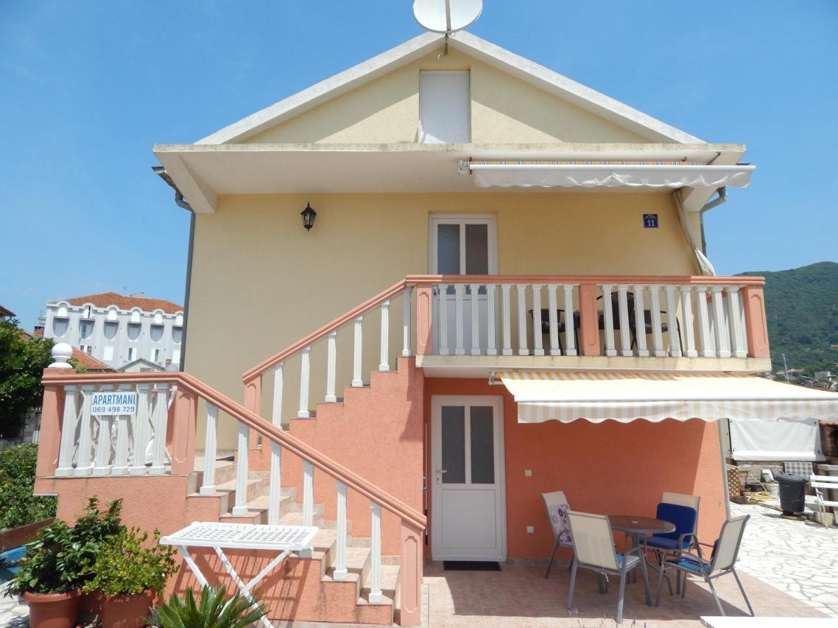 Apartmani Sindik Τίβατ Εξωτερικό φωτογραφία
