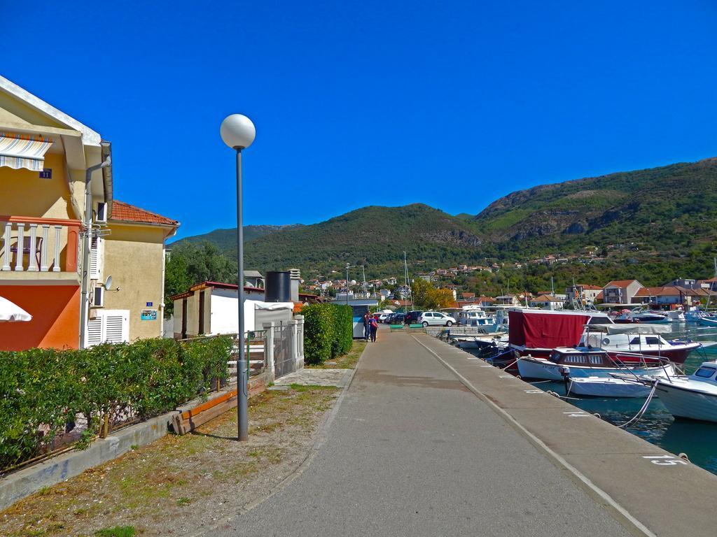 Apartmani Sindik Τίβατ Εξωτερικό φωτογραφία
